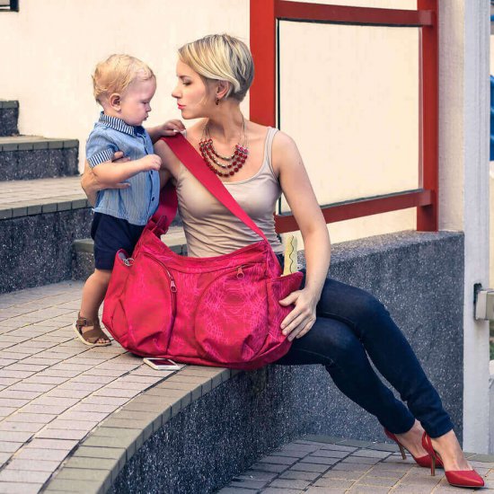 خرید اینترنتی کیف مادر اوکی داگ Okiedog مدل موندو قرمز زرشکی