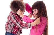 چرا کودکتان موهای شما را می کشد؟
