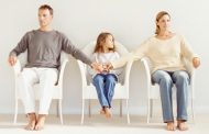 چه کنیم تا کودکان طلاق آسیب کمتری ببینند؟