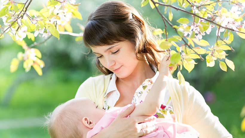 شیر دادن مادر به فرزند و نکات مربوط به آن