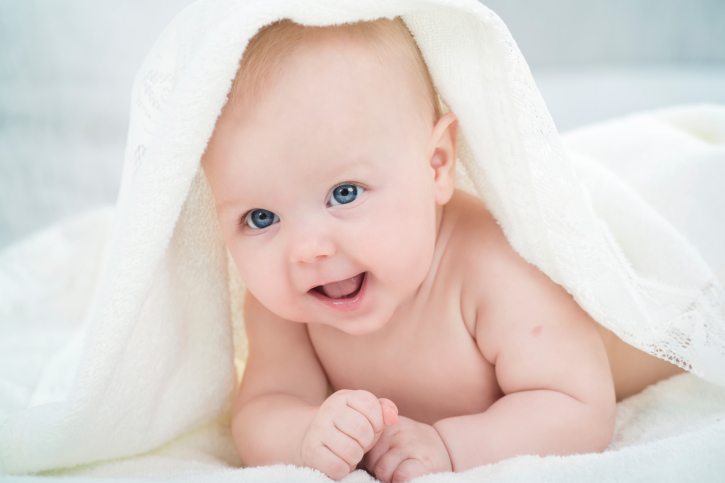 رشد و نمو کودک از تولد تا شش ماهگی
