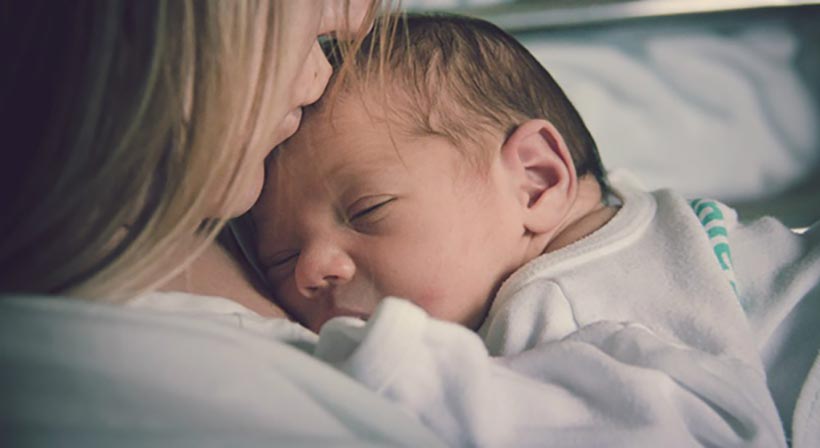 تاثیرات تماس مادر با نوزاد بلافاصله بعد از تولد